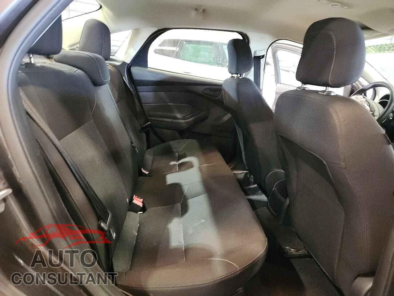FORD FOCUS 2015 - 1FADP3E2XFL340973