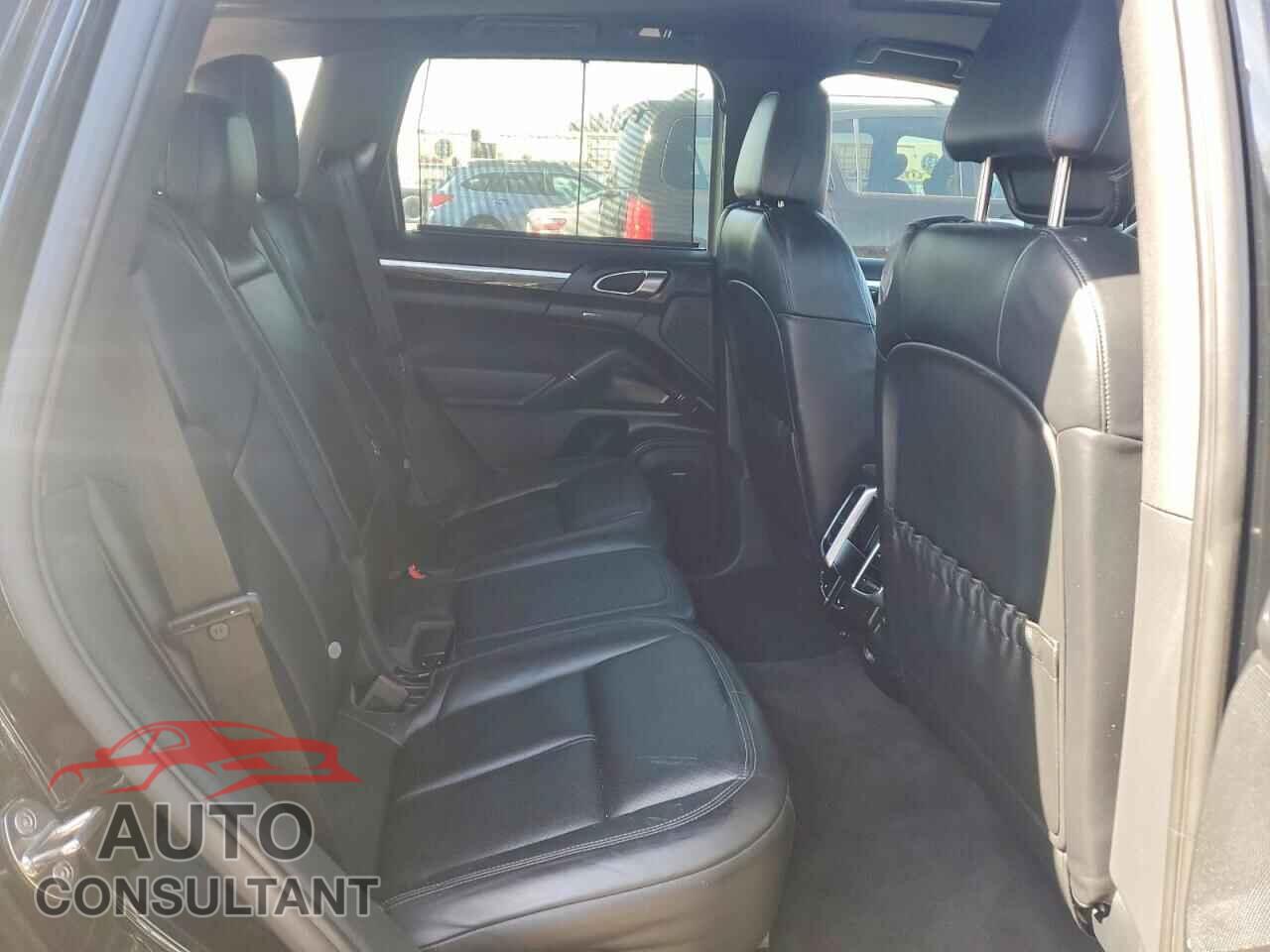 PORSCHE CAYENNE 2012 - WP1AA2A24CLA02624