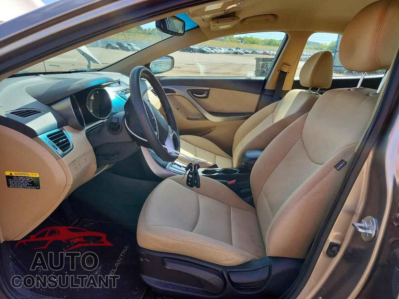 HYUNDAI ELANTRA 2012 - 5NPDH4AE8CH111981