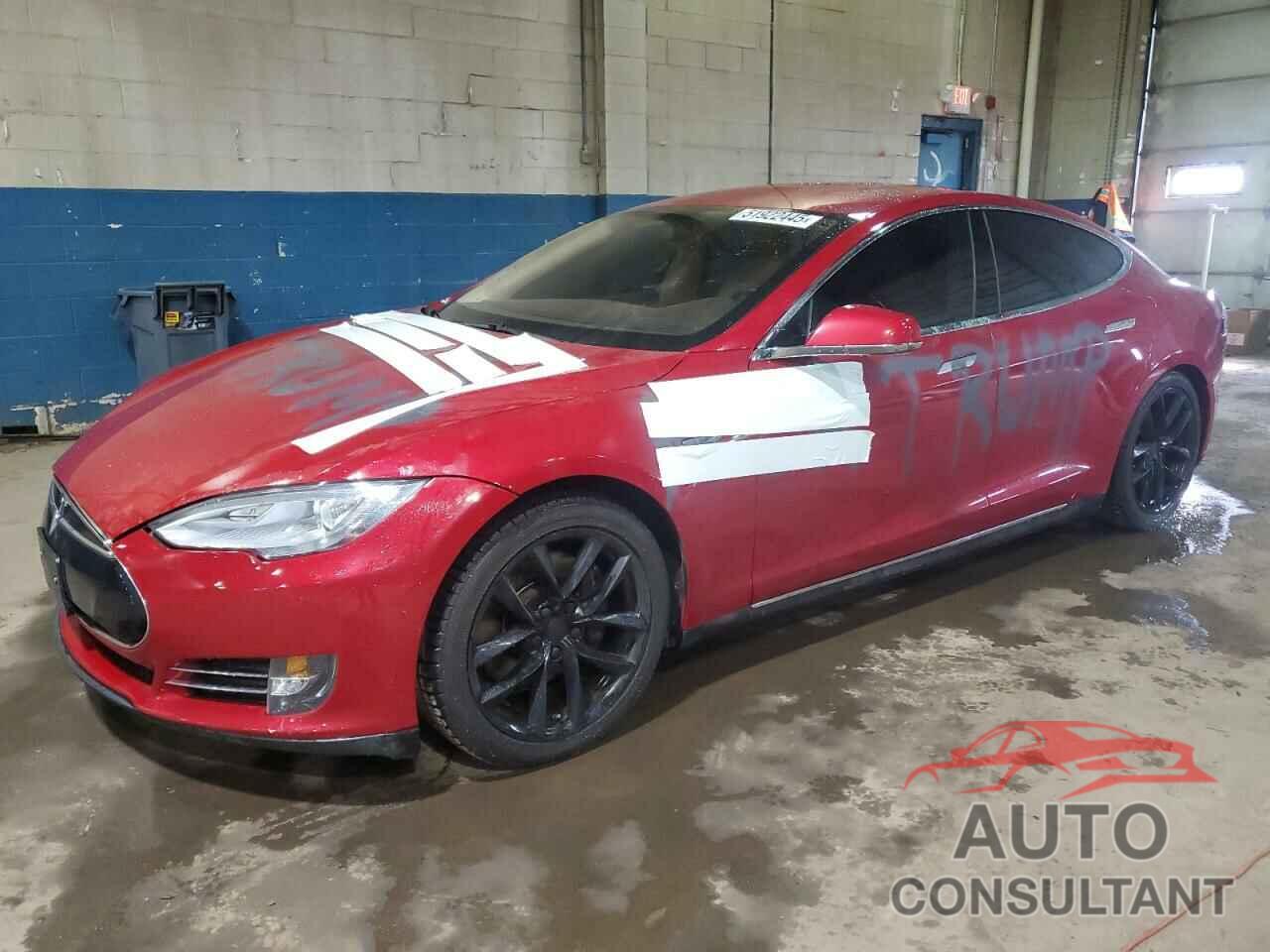 TESLA MODEL S 2013 - 5YJSA1CNXDFP09352