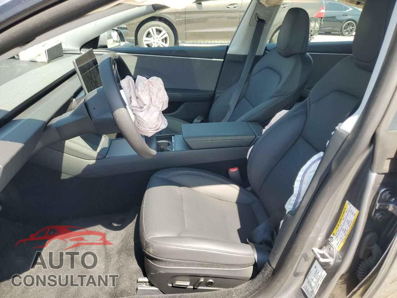 TESLA MODEL 3 2024 - 5YJ3E1EA8RF870082