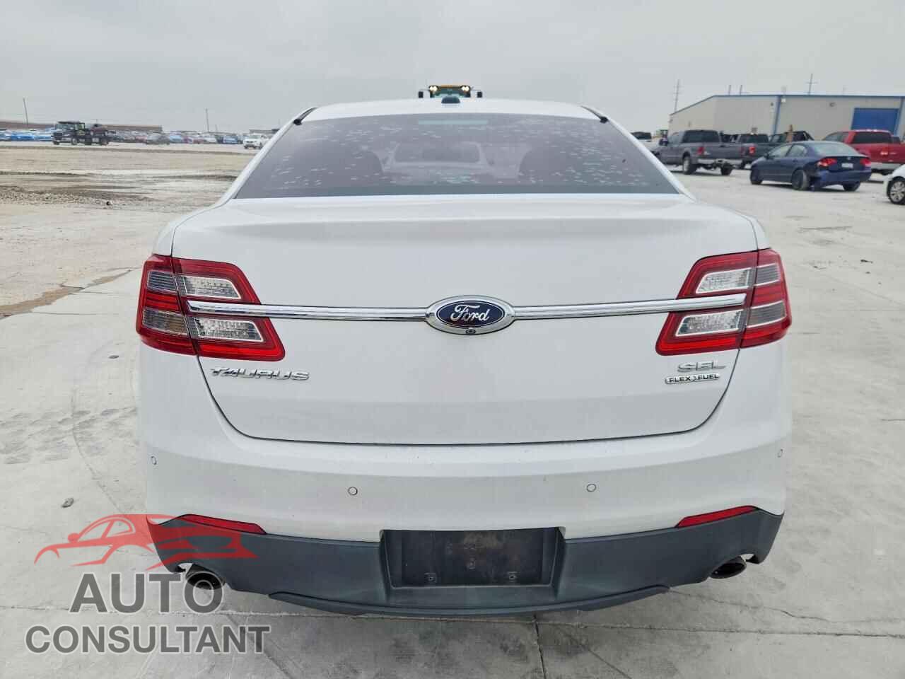 FORD TAURUS 2015 - 1FAHP2E82FG173341
