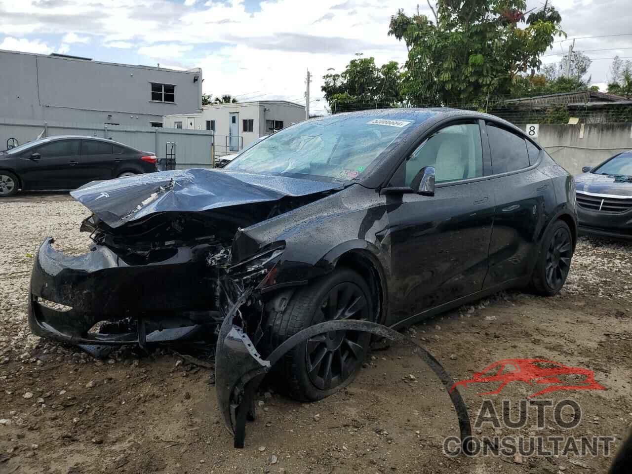 TESLA MODEL Y 2021 - 5YJYGDEE2MF240894