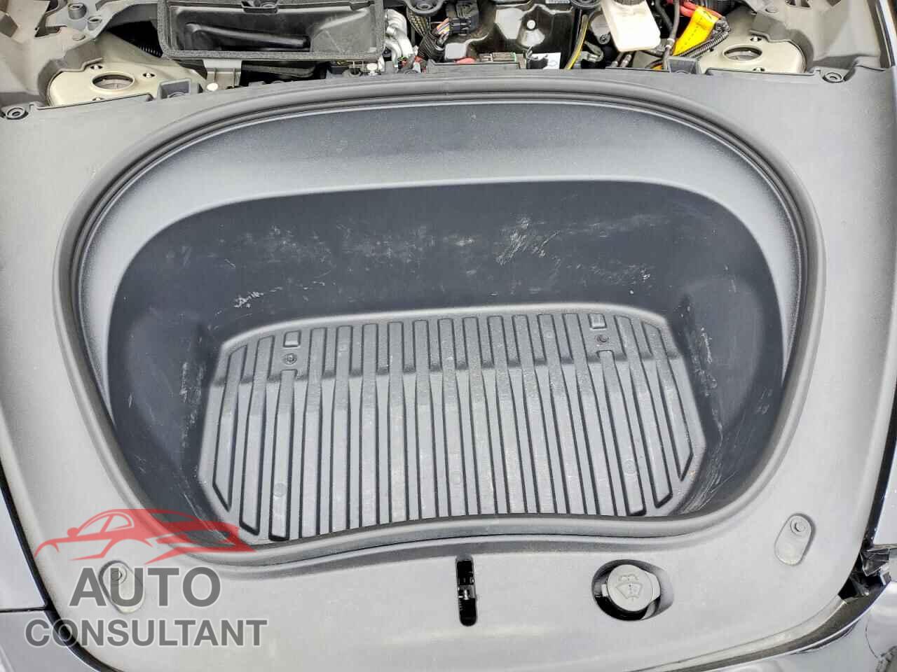 TESLA MODEL 3 2024 - 5YJ3E1EA5RF829909