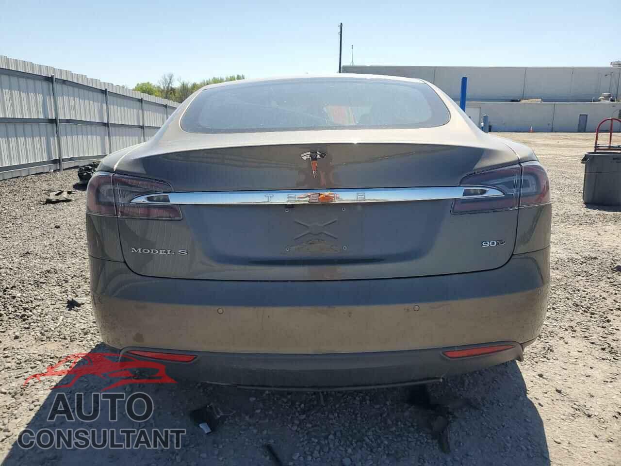TESLA MODEL S 2016 - 5YJSA1E2XGF121040
