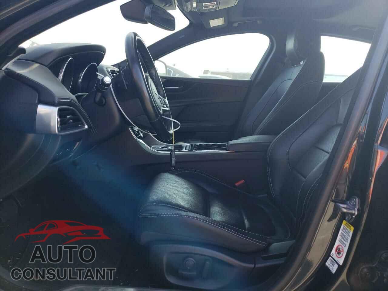 JAGUAR XE 2017 - SAJAF4BV7HA955579