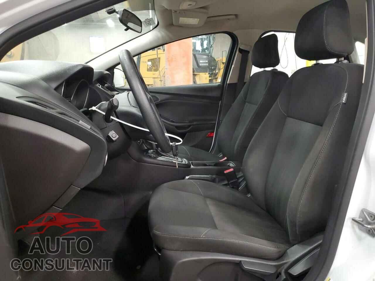 FORD FOCUS 2017 - 1FADP3E22HL221799