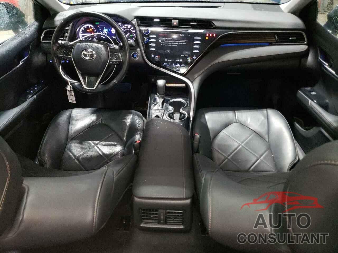 TOYOTA CAMRY 2019 - 4T1B11HK0KU746568