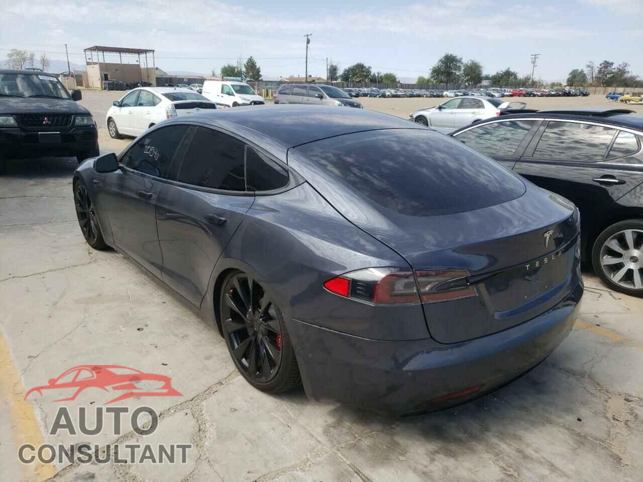 TESLA MODEL S 2019 - 5YJSA1E27KF305778