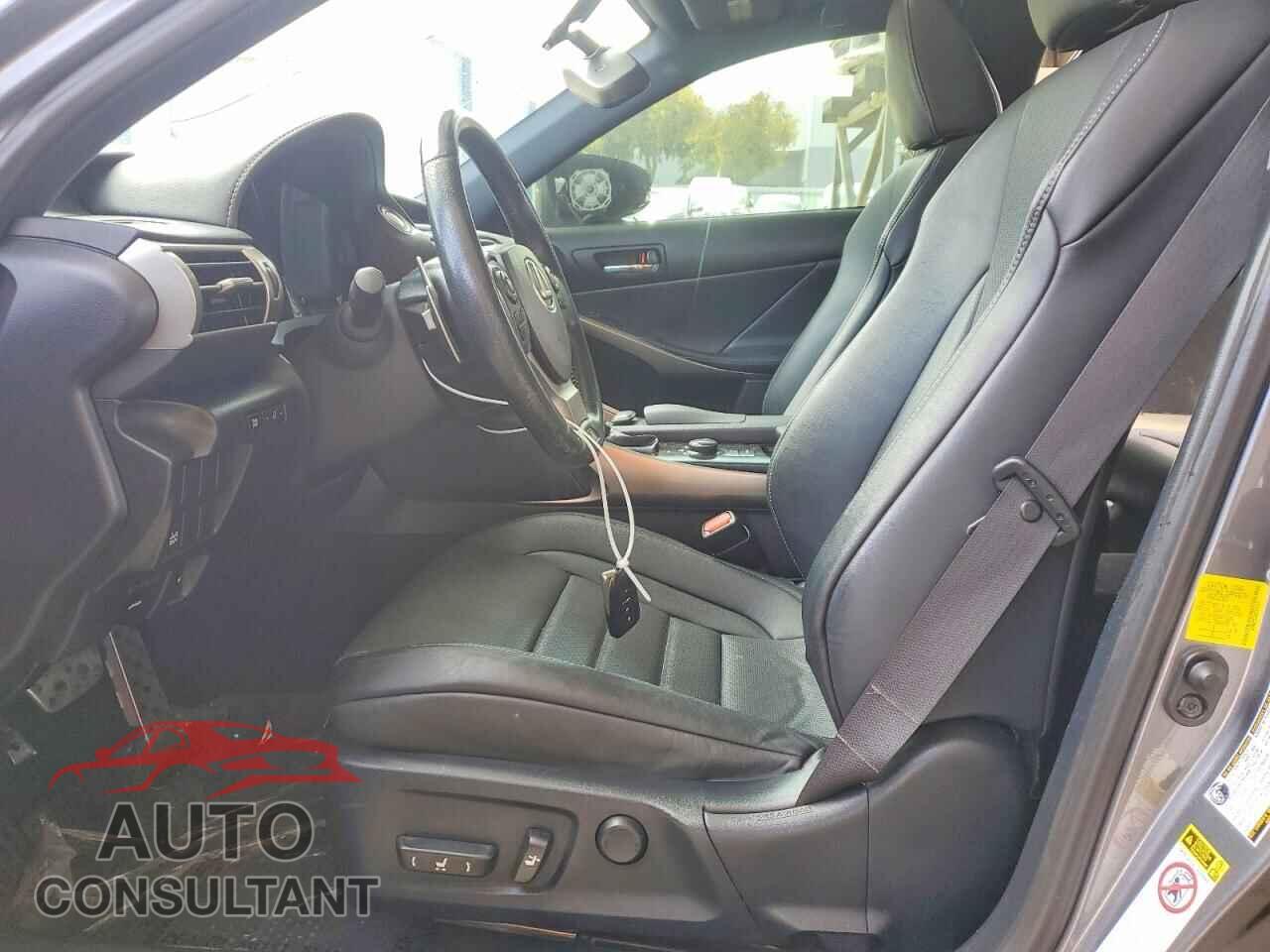 LEXUS IS 2014 - JTHBE1D28E5011462