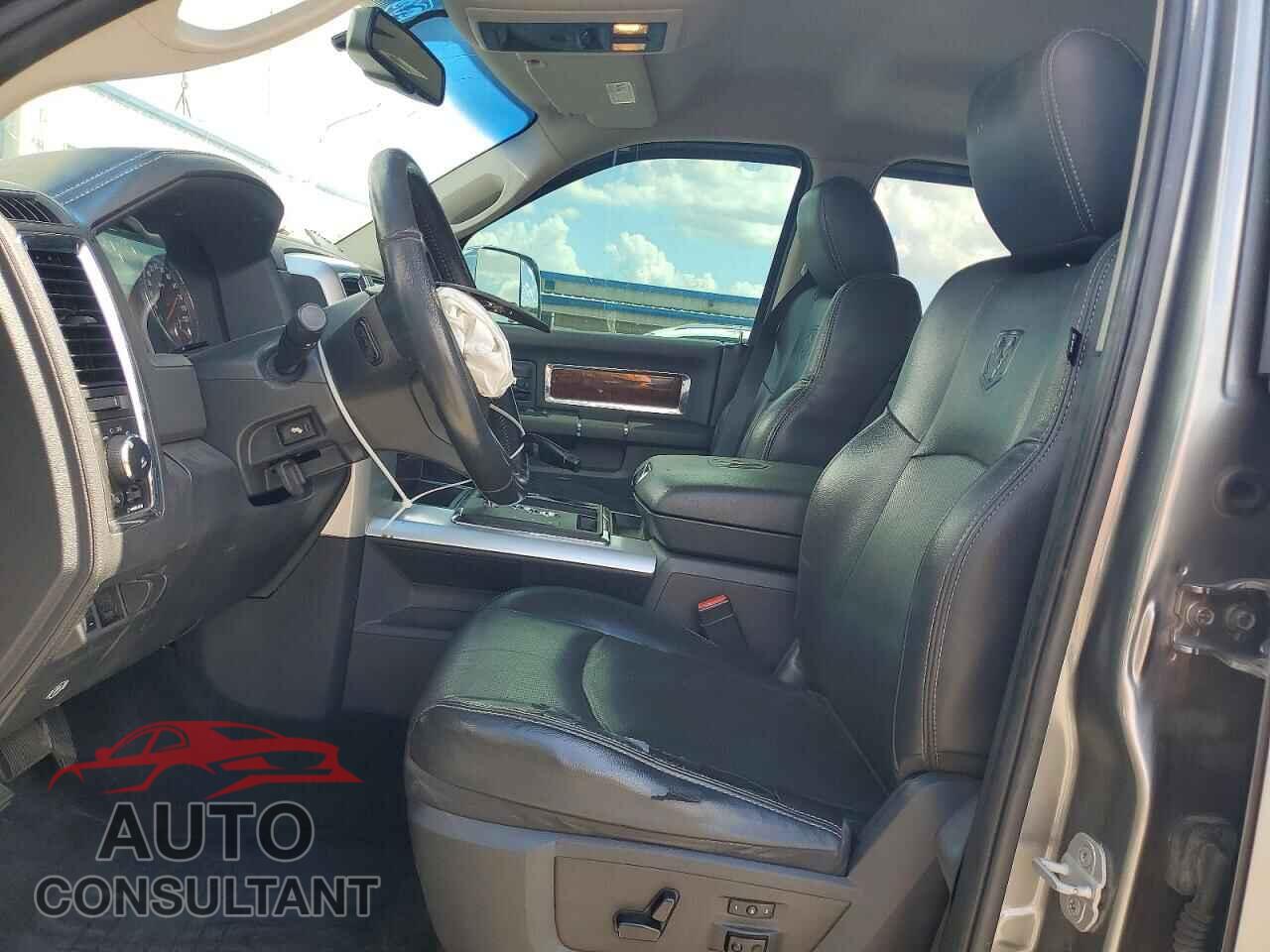 DODGE RAM 1500 2012 - 1C6RD7NT7CS255235
