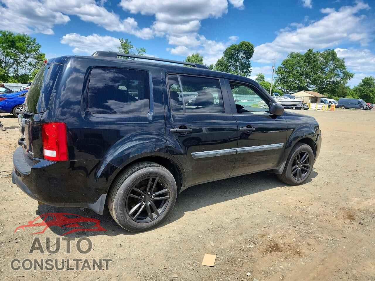 HONDA PILOT 2015 - 5FNYF4H24FB008336