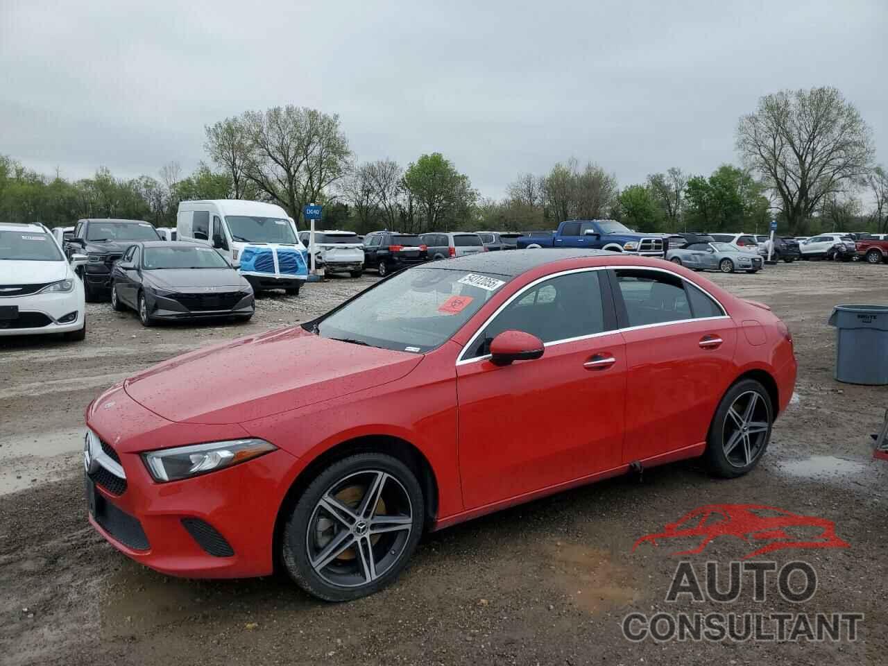 MERCEDES-BENZ A-CLASS 2019 - WDD3G4FB0KW021221