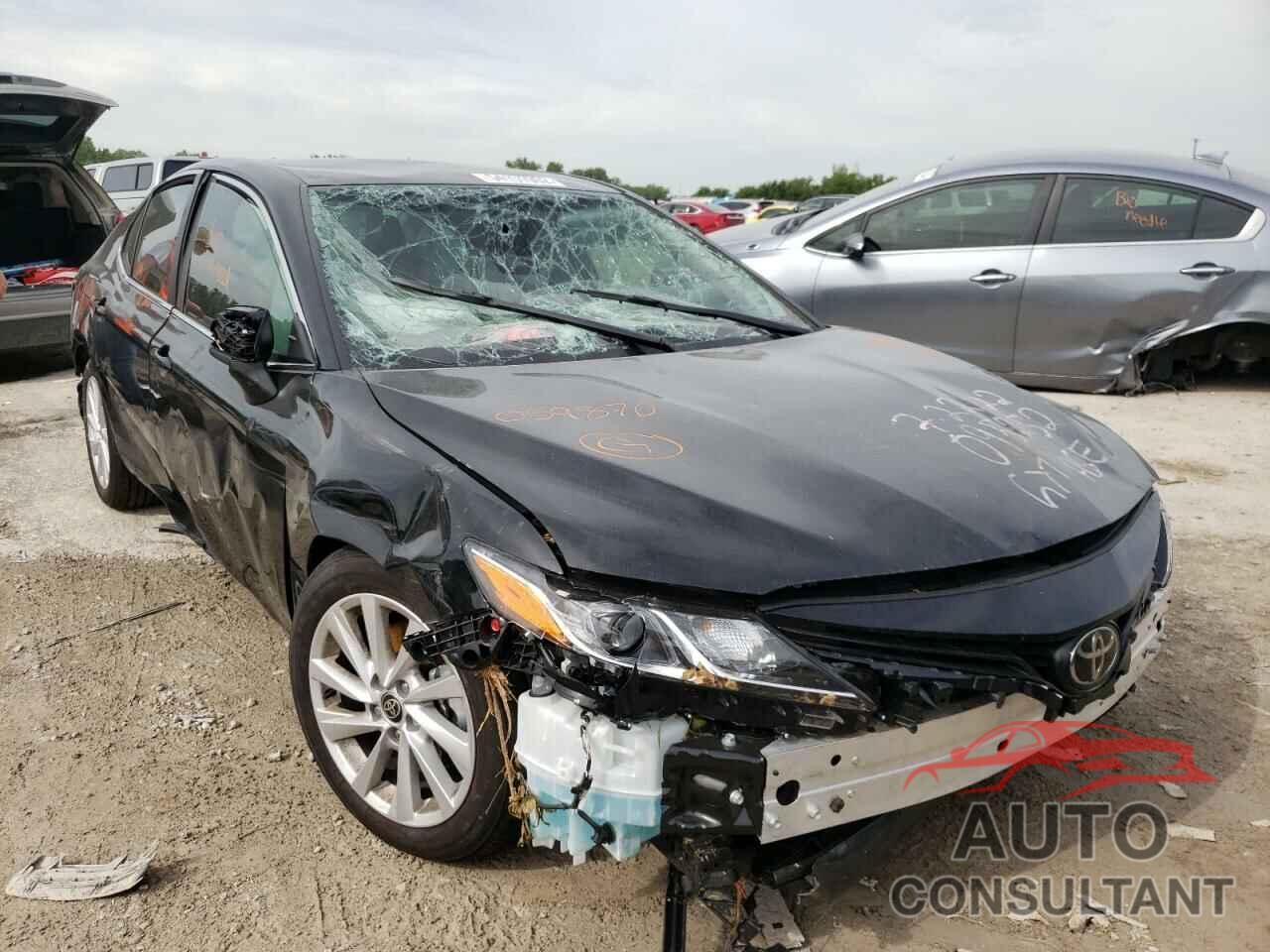 TOYOTA CAMRY 2022 - 4T1C11AK0NU059870