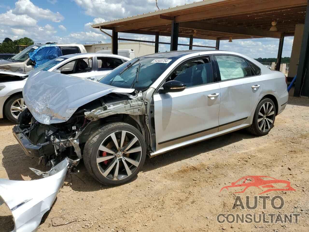 VOLKSWAGEN PASSAT 2018 - 1VWJM7A30JC049805