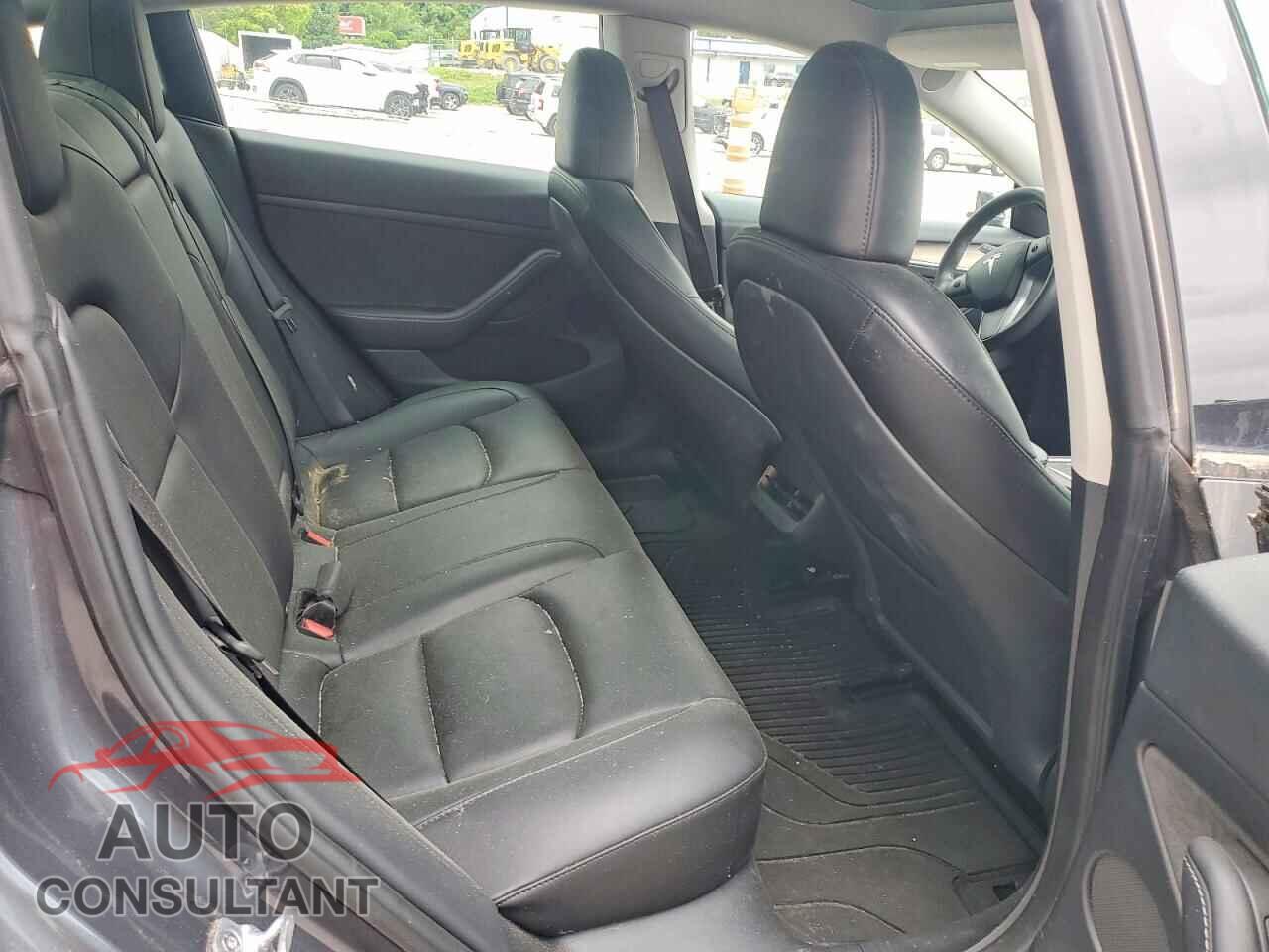 TESLA MODEL 3 2023 - 5YJ3E1EA0PF696067