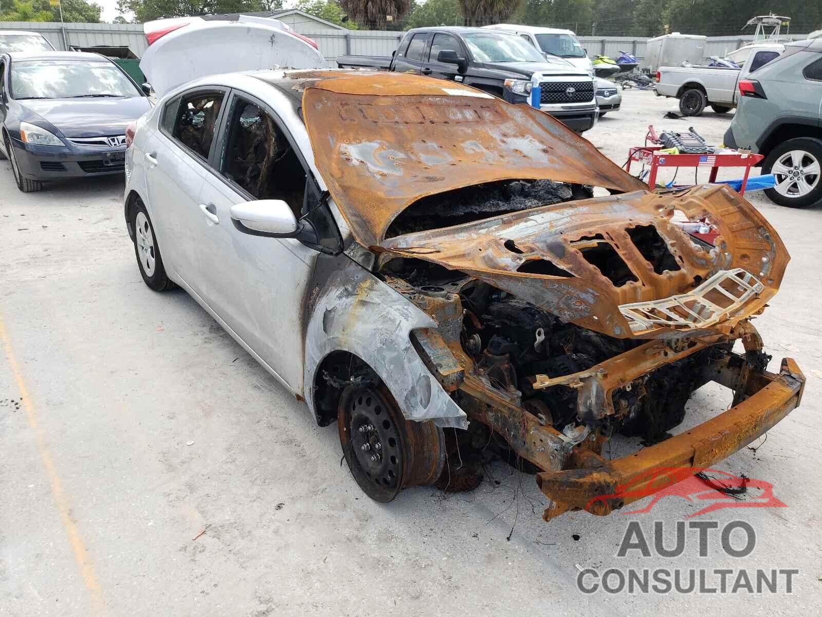 KIA FORTE 2018 - 3KPFK4A77JE232191