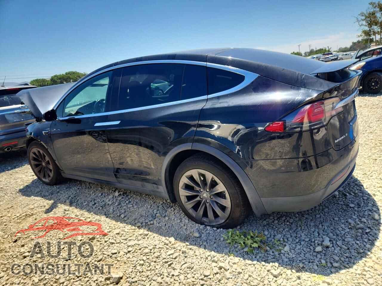 TESLA MODEL X 2018 - 5YJXCBE23JF100107