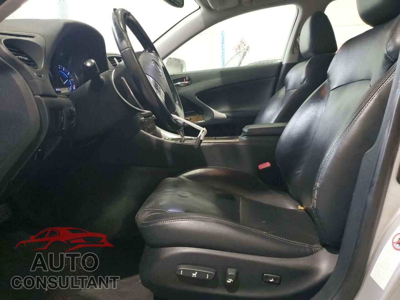 LEXUS IS 2012 - JTHCF5C29C5053856