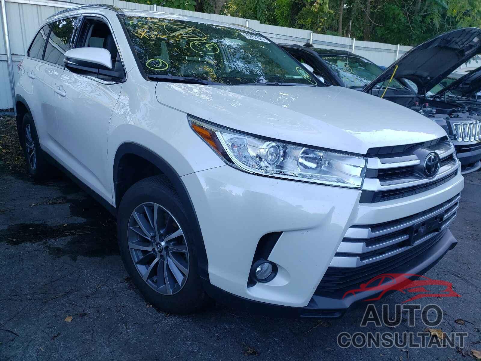 TOYOTA HIGHLANDER 2019 - 5TDJZRFH0KS611450
