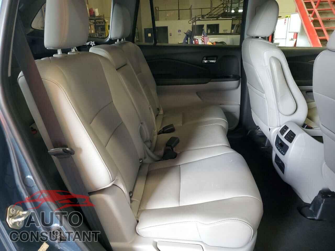 HONDA PILOT 2016 - 5FNYF5H79GB016273