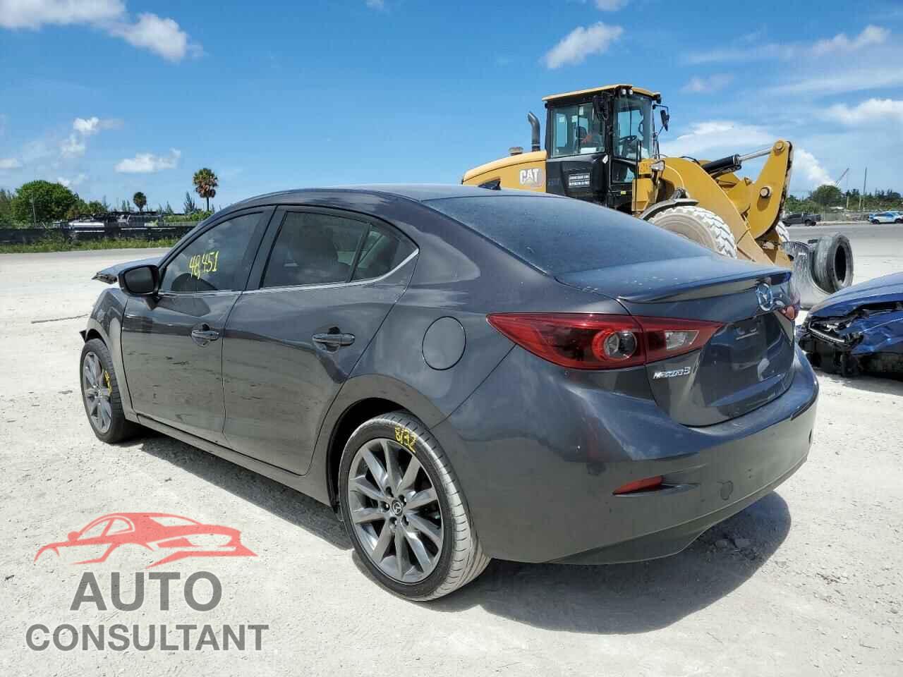 MAZDA 3 2018 - 3MZBN1W34JM158564