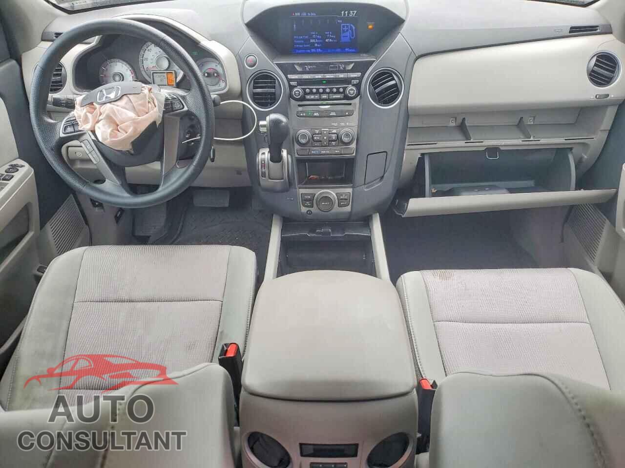 HONDA PILOT 2015 - 5FNYF3H32FB034727