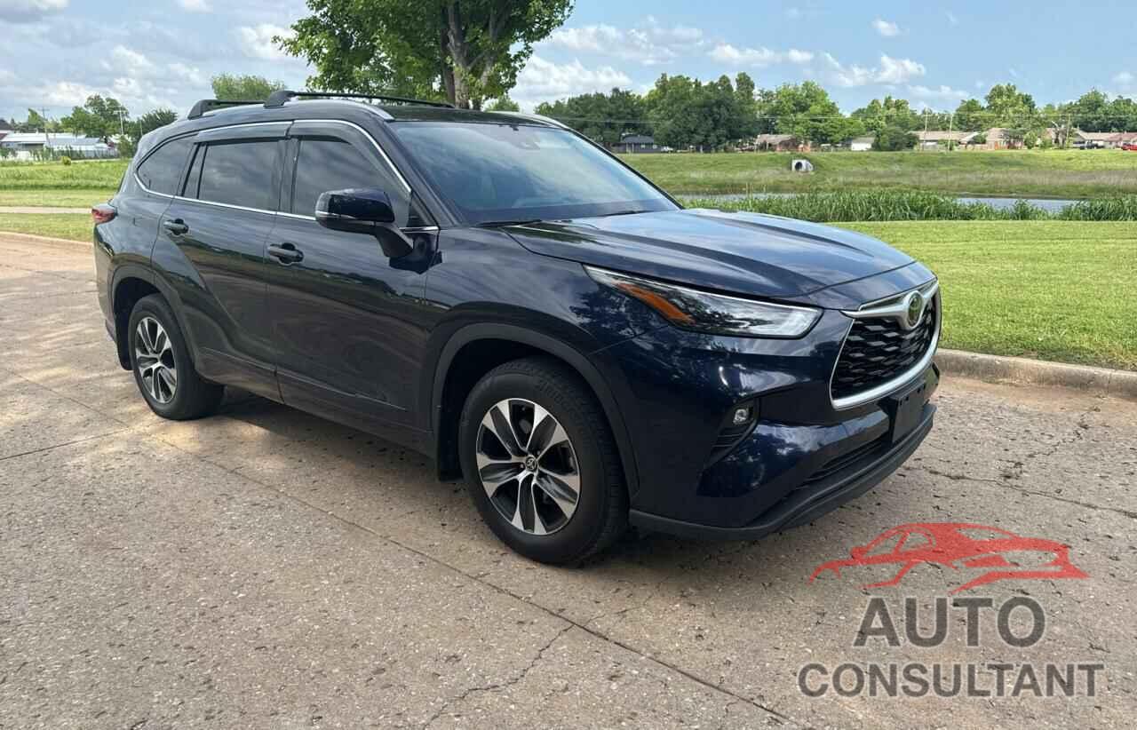 TOYOTA HIGHLANDER 2022 - 5TDGZRBH5NS179023