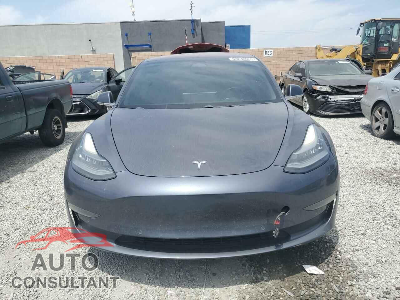 TESLA MODEL 3 2018 - 5YJ3E1EA1JF010853