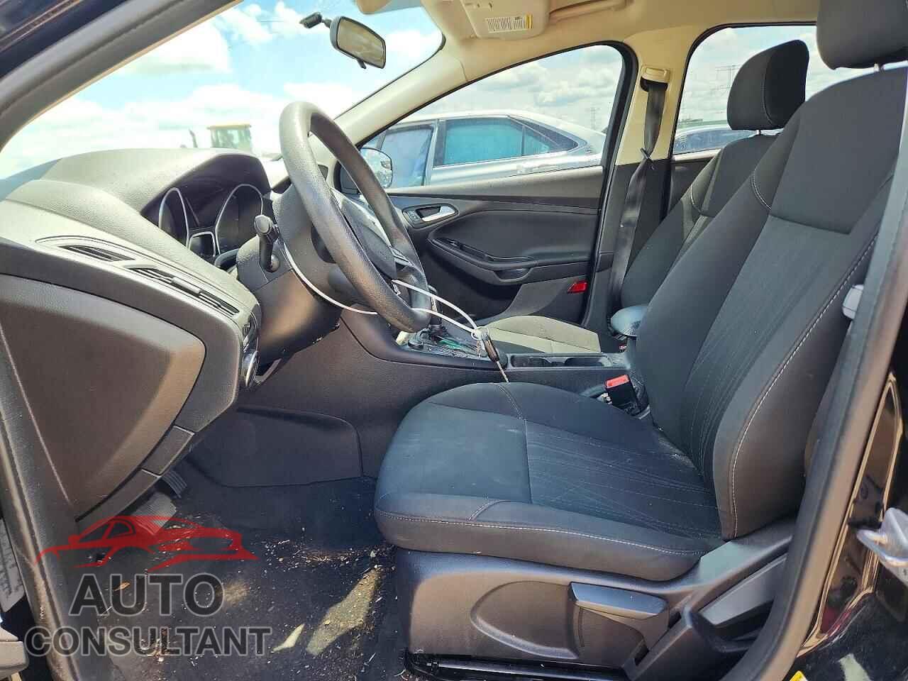FORD FOCUS 2017 - 1FADP3F24HL292064