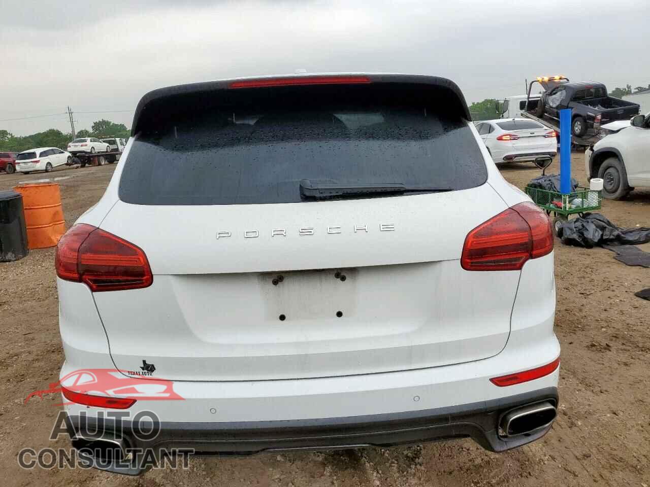 PORSCHE CAYENNE 2016 - WP1AA2A28GLA02311
