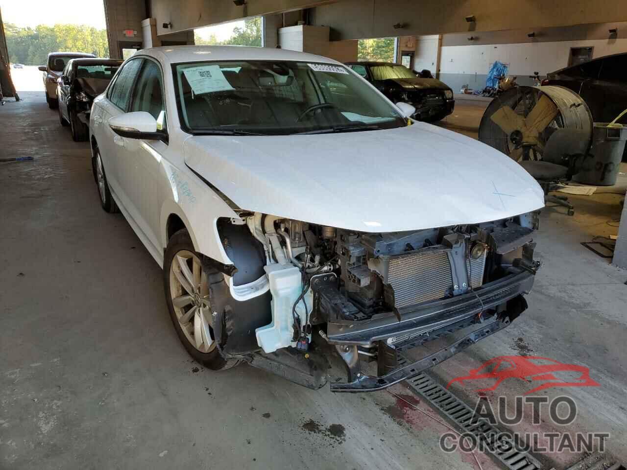 VOLKSWAGEN PASSAT 2020 - 1VWSA7A33LC020055