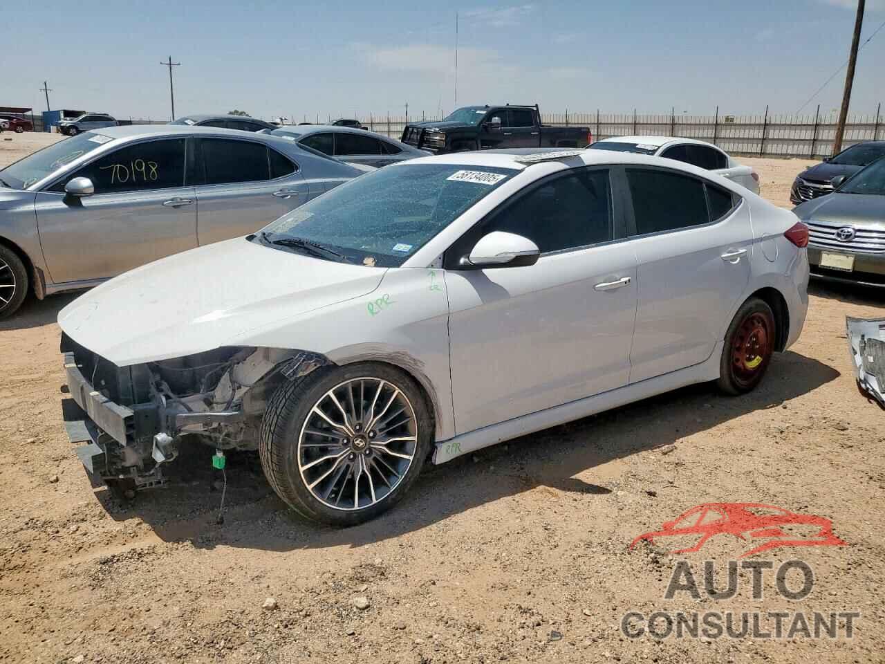 HYUNDAI ELANTRA 2018 - KMHD04LB7JU456203