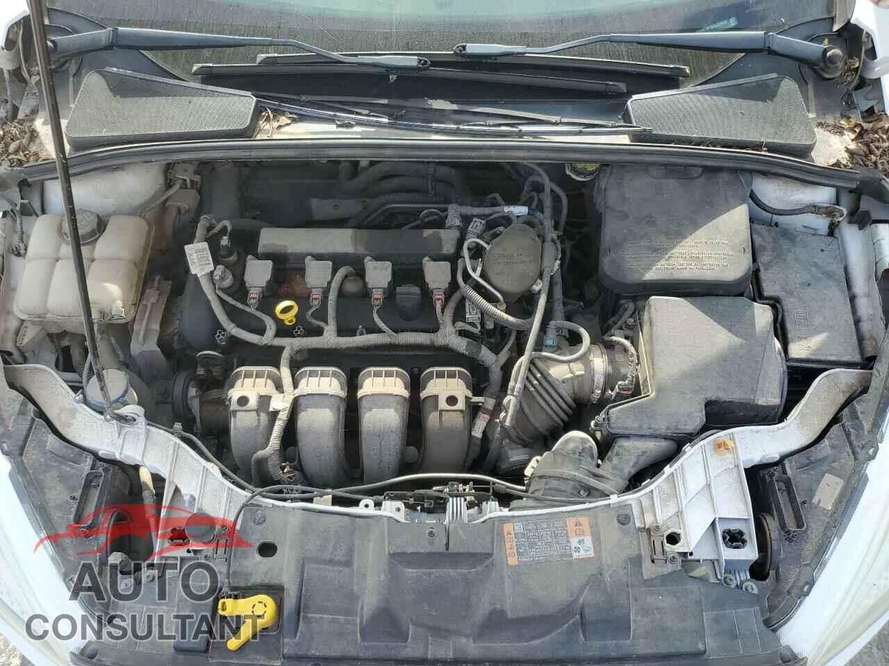 FORD FOCUS 2015 - 1FADP3F2XFL220072