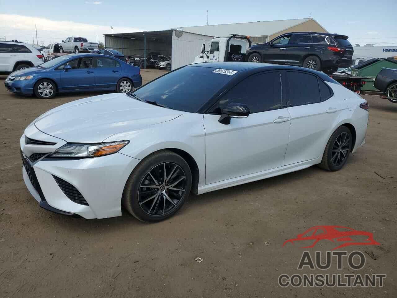 TOYOTA CAMRY 2018 - 4T1B61HK8JU051769
