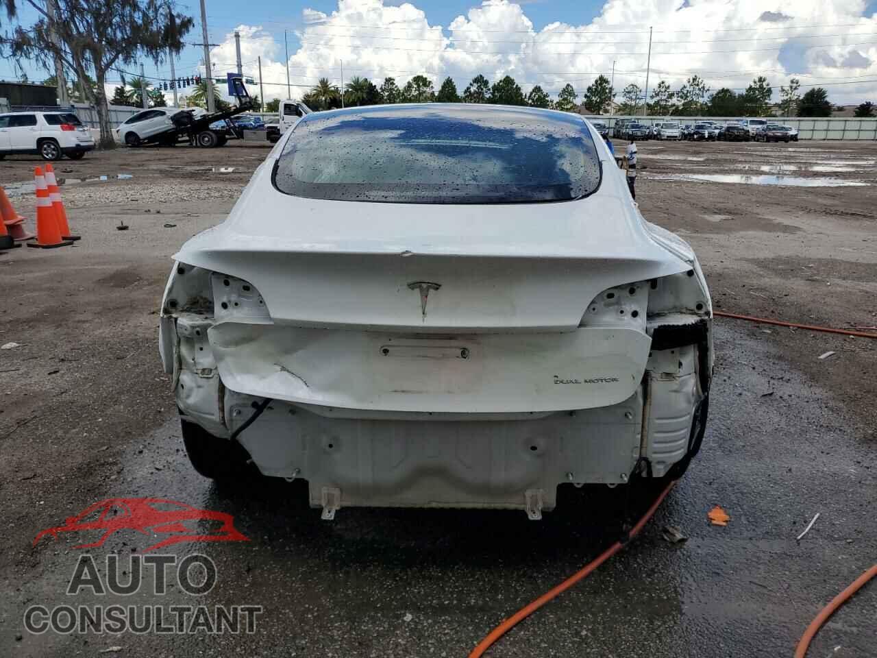TESLA MODEL 3 2019 - 5YJ3E1EB6KF493654