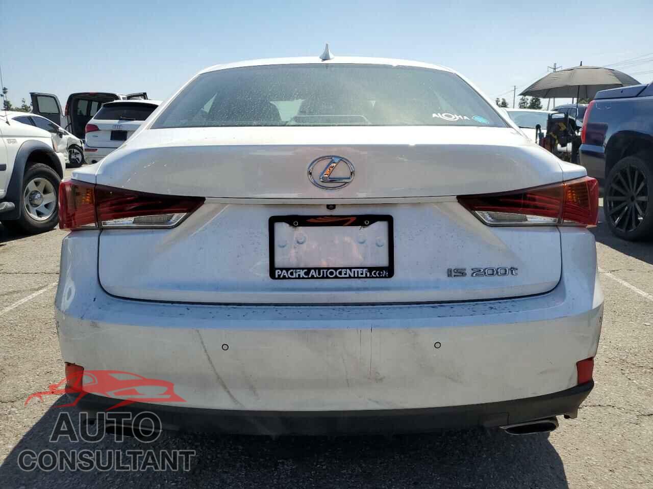 LEXUS IS 2017 - JTHBA1D21H5056078