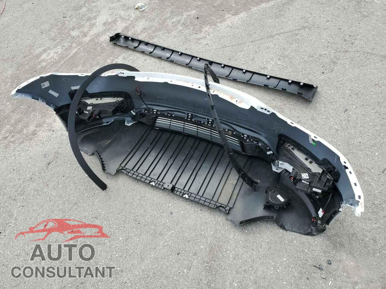 TESLA MODEL Y 2024 - 7SAYGDEE1RF007762