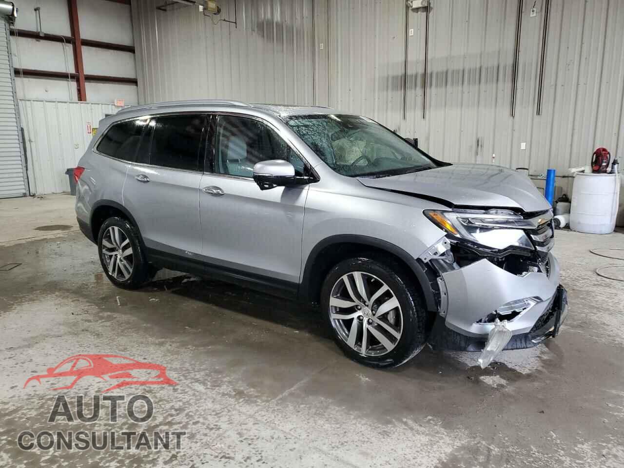 HONDA PILOT 2017 - 5FNYF6H96HB065164