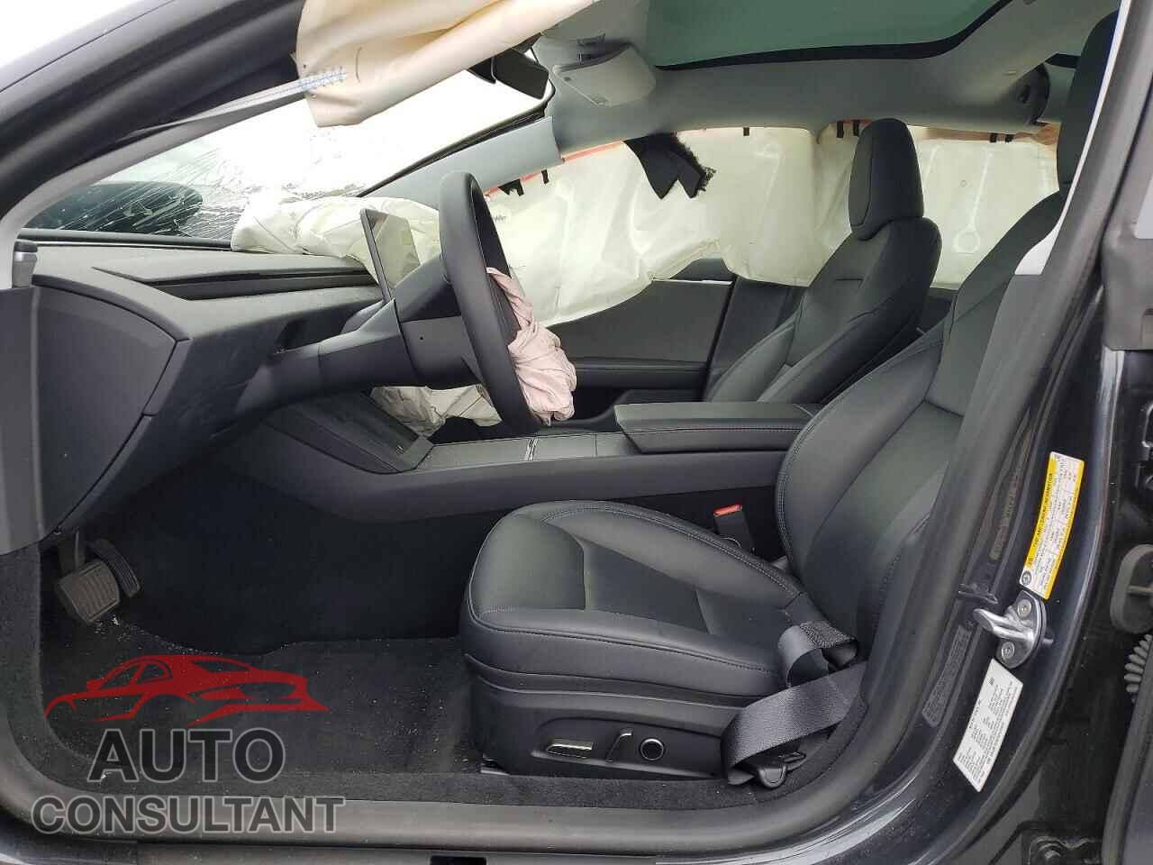 TESLA MODEL 3 2025 - 5YJ3E1EA8SF037601