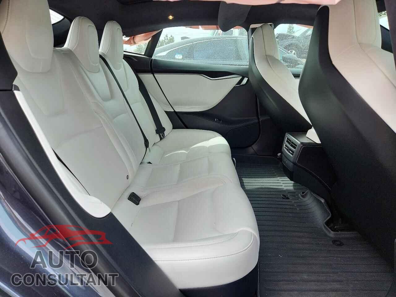 TESLA MODEL S 2018 - 5YJSA1E21JF262702