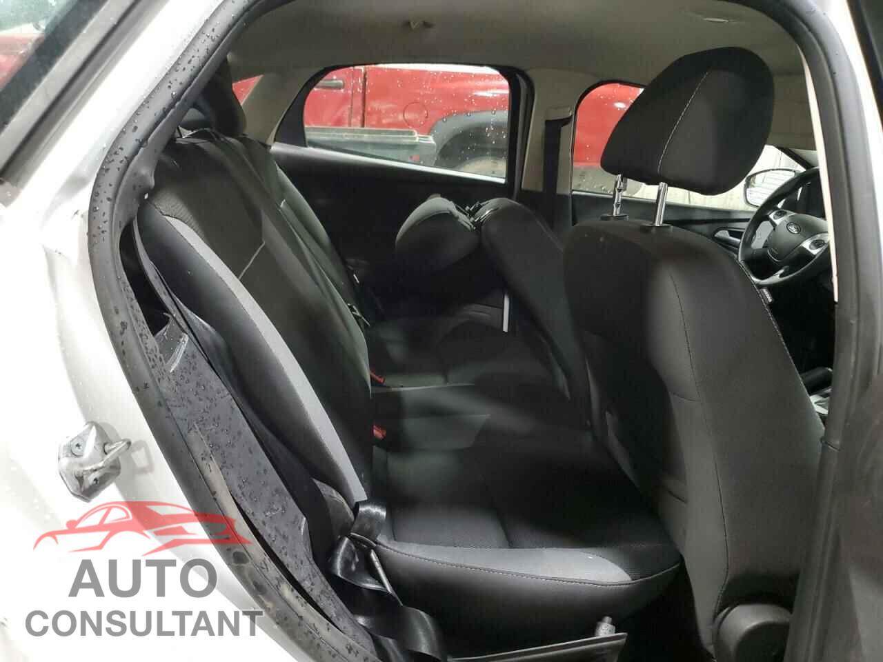 FORD FOCUS 2014 - 1FADP3F22EL424721