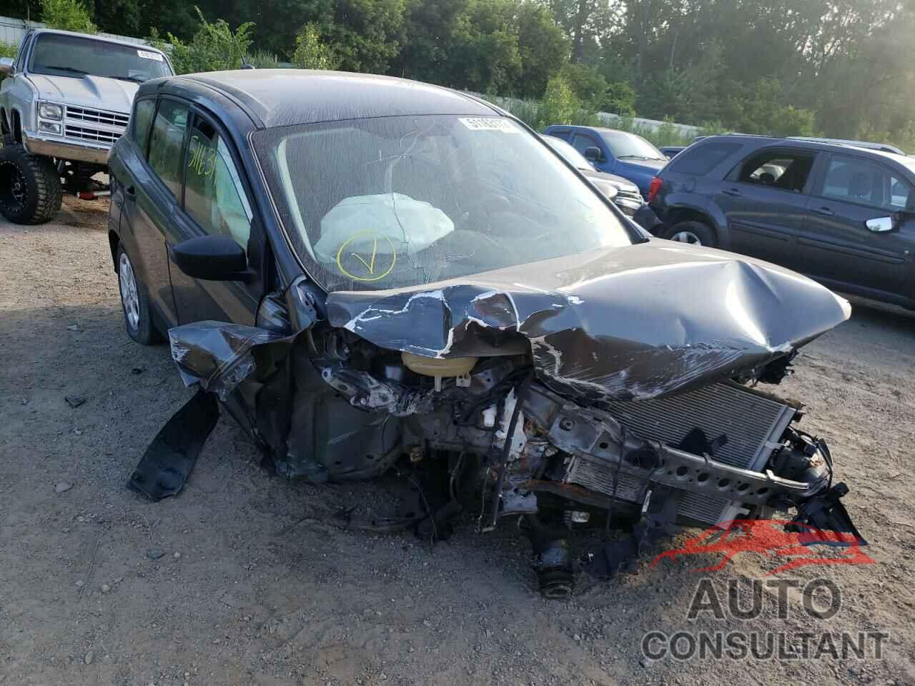 FORD ESCAPE 2017 - 1FMCU0F70HUB19074