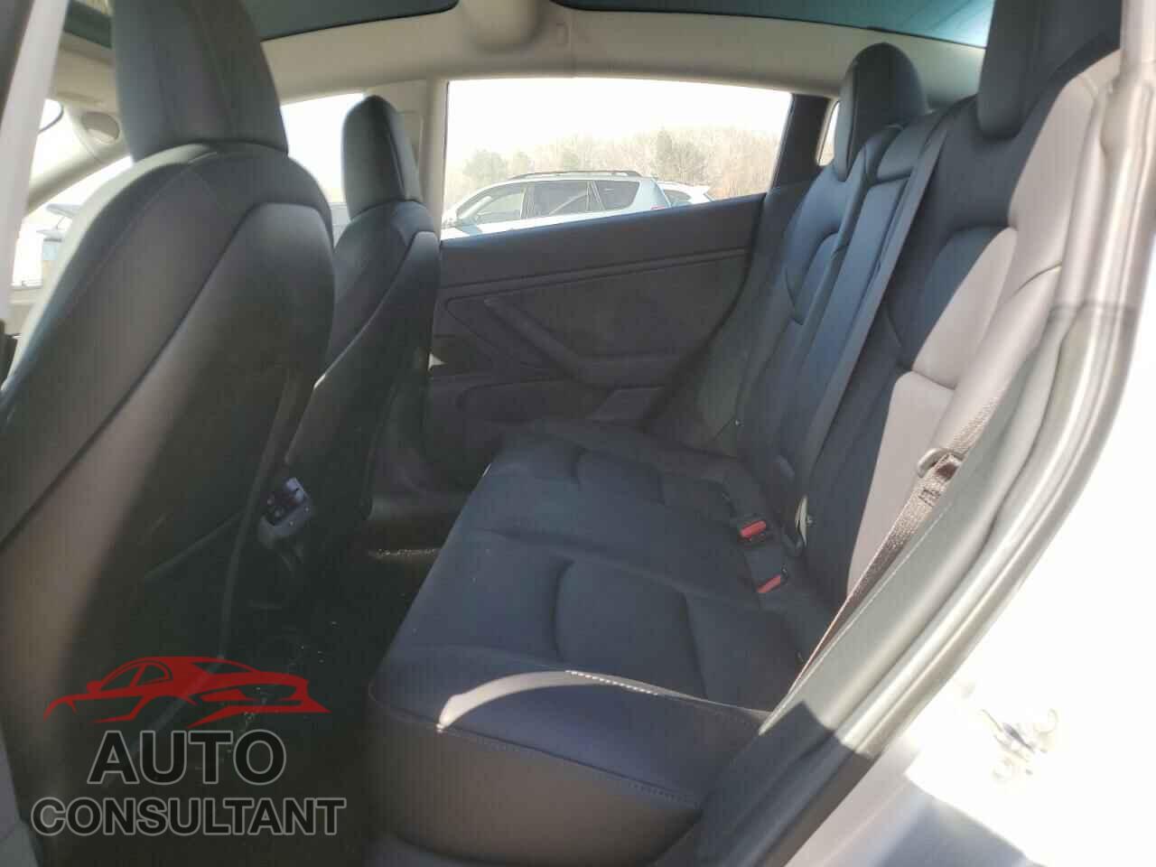 TESLA MODEL 3 2018 - 5YJ3E1EB8JF065132