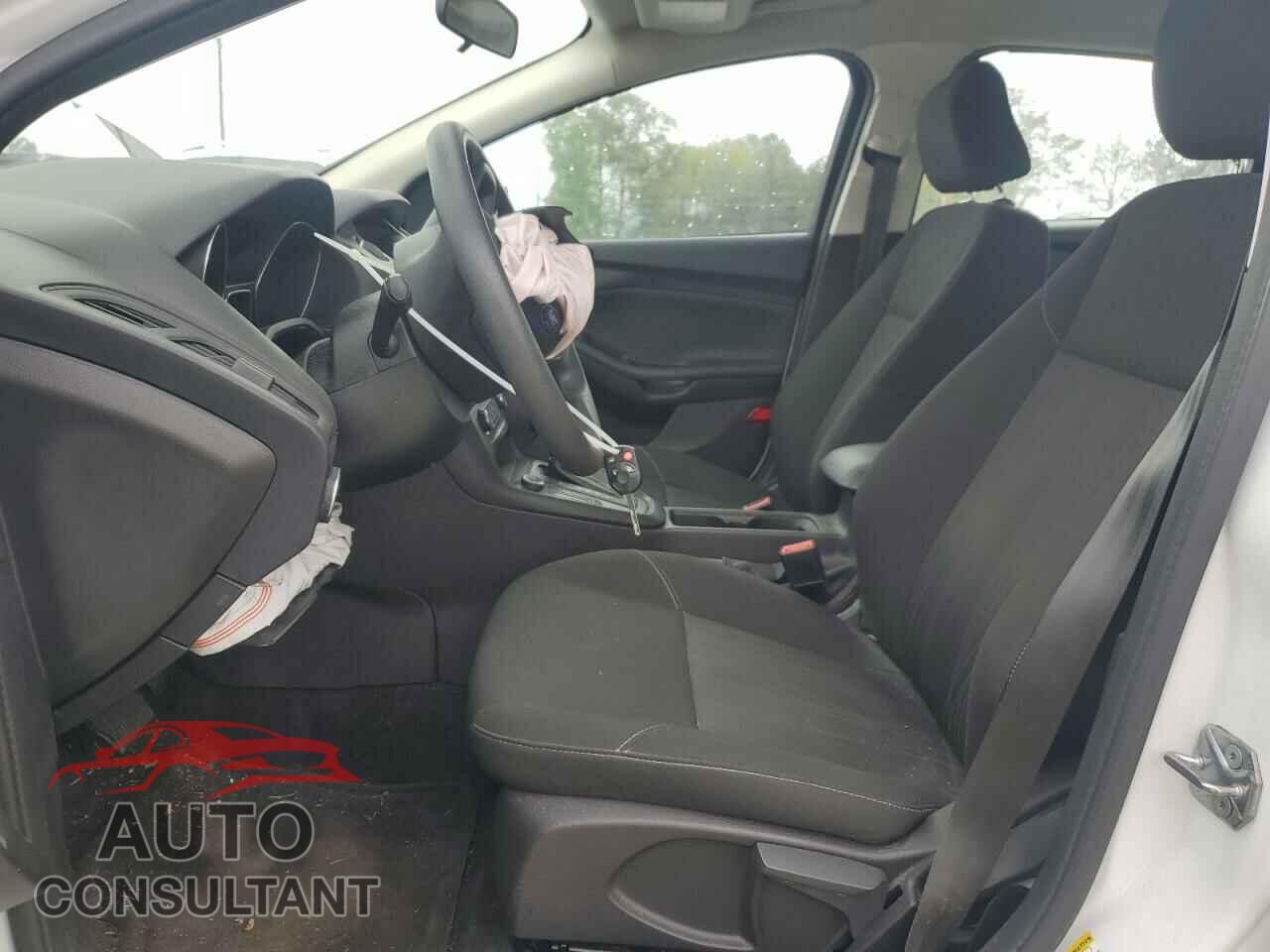 FORD FOCUS 2017 - 1FADP3F27HL269300