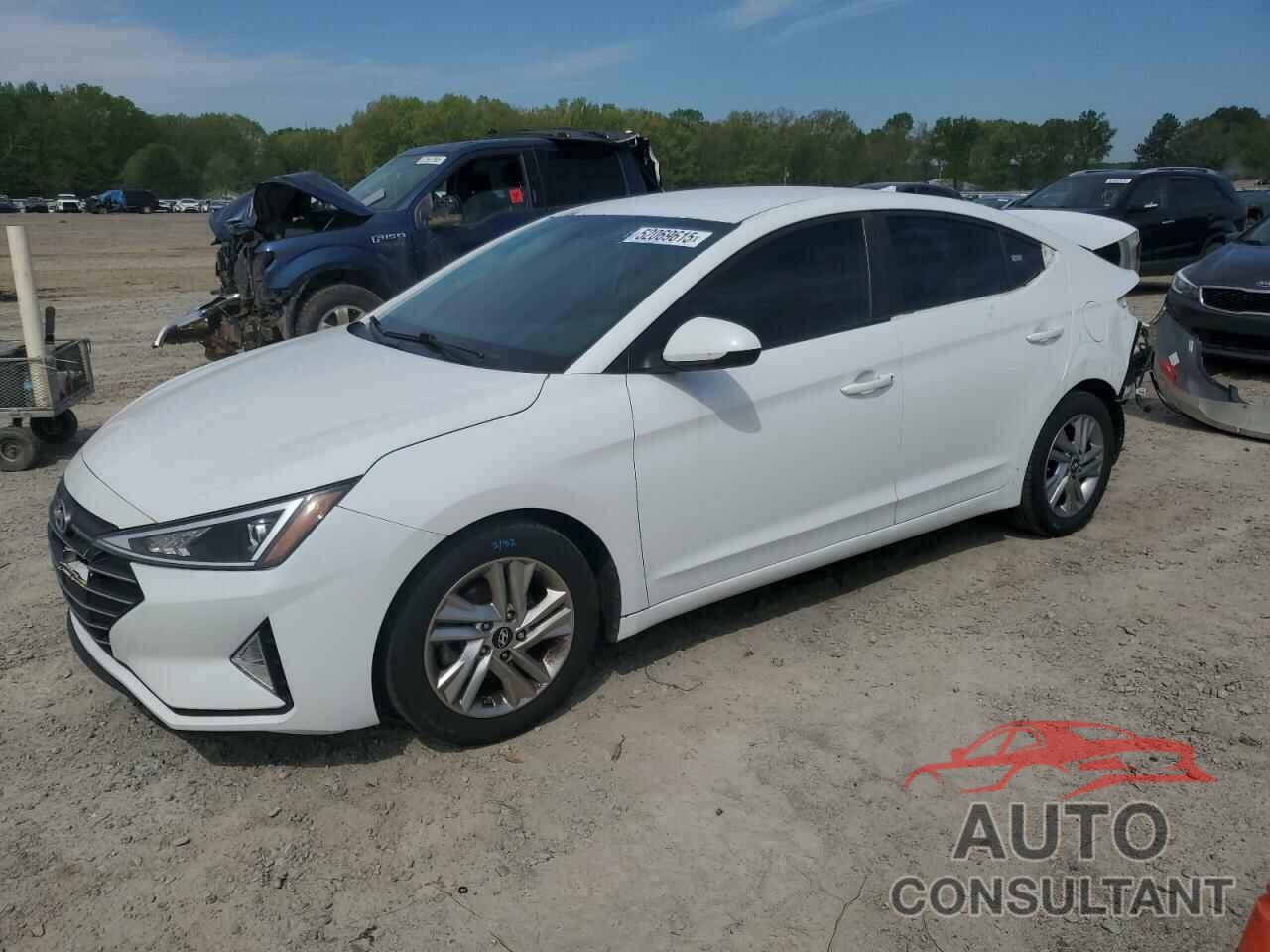 HYUNDAI ELANTRA 2019 - 5NPD84LF4KH413451