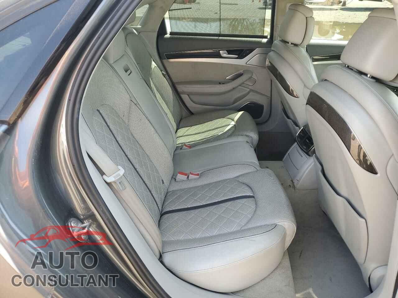 AUDI S8 2013 - WAUD2AFD4DN007731