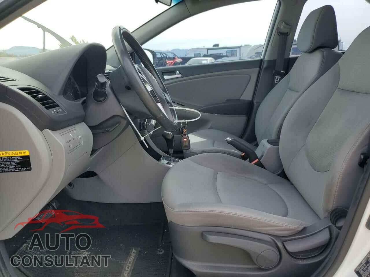 HYUNDAI ACCENT 2015 - KMHCU5AE4FU220165