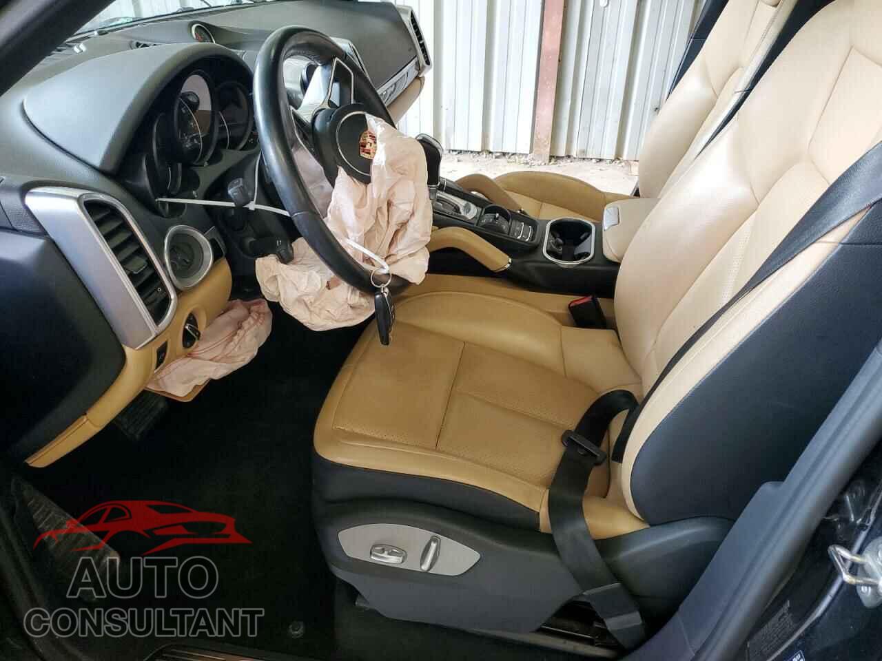 PORSCHE CAYENNE 2017 - WP1AA2A23HKA91745
