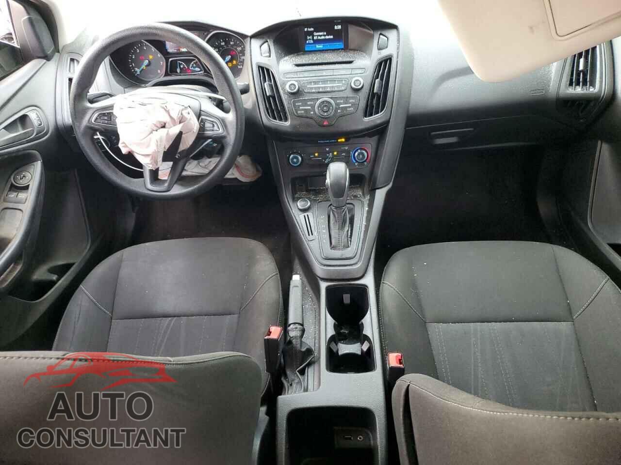 FORD FOCUS 2017 - 1FADP3E24HL313545
